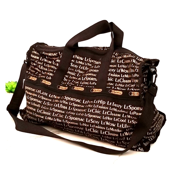 Lesportsac Handbags - 🌴LeSportsac Deluxe Weekender🌴